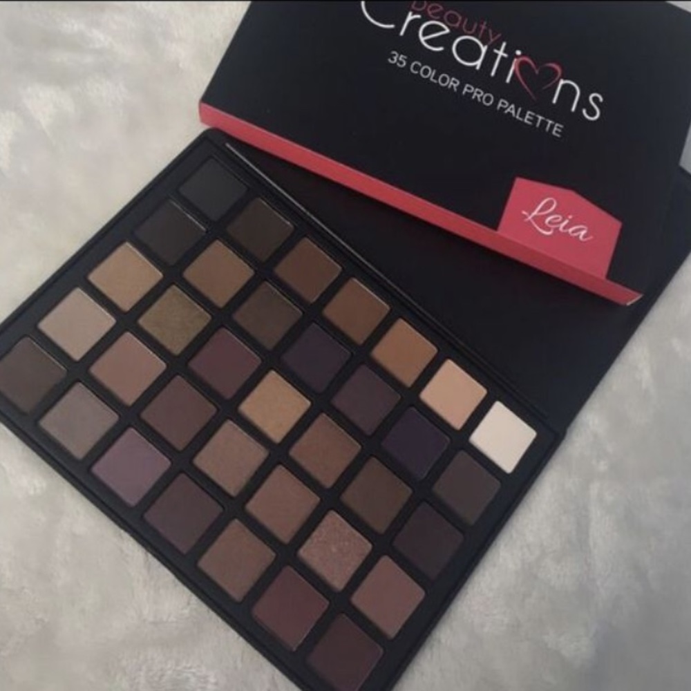 Eyeshadow palette